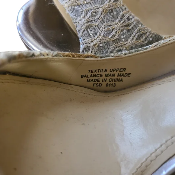 Enzo Angiolini Maiven silver Peep Toe Pump size 6.5 embellished - Picture 7 of 11